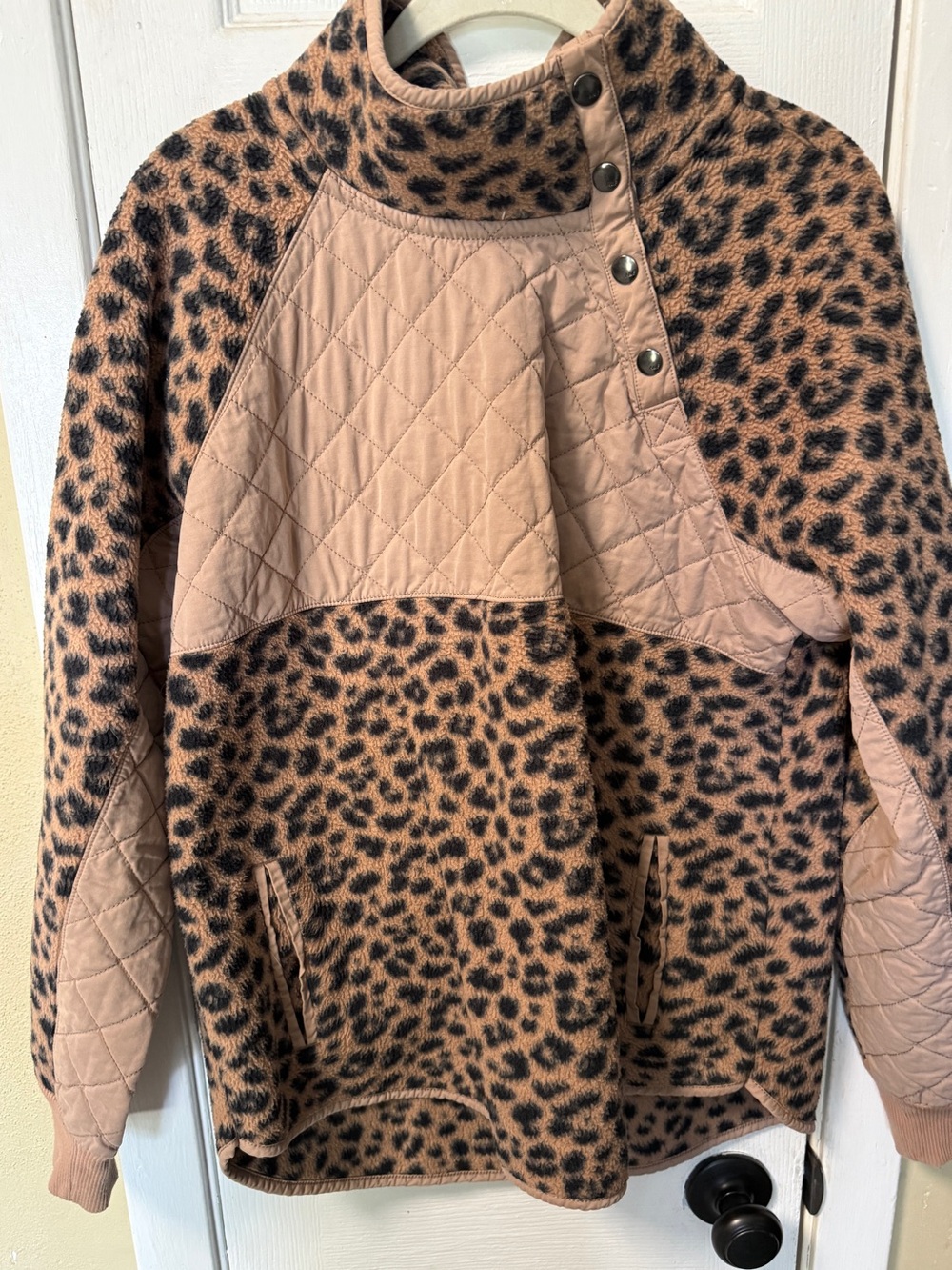 Abercrombie & Fitch Women Leopard Print Quilted Pullover Jacket - Sz L